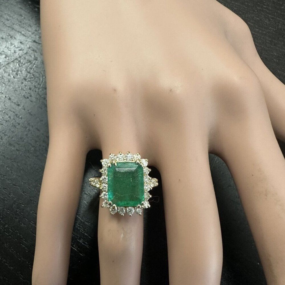 4.90 Carats Natural Emerald and Diamond 14K Solid Yellow Gold Ring - Picture 7 of 9